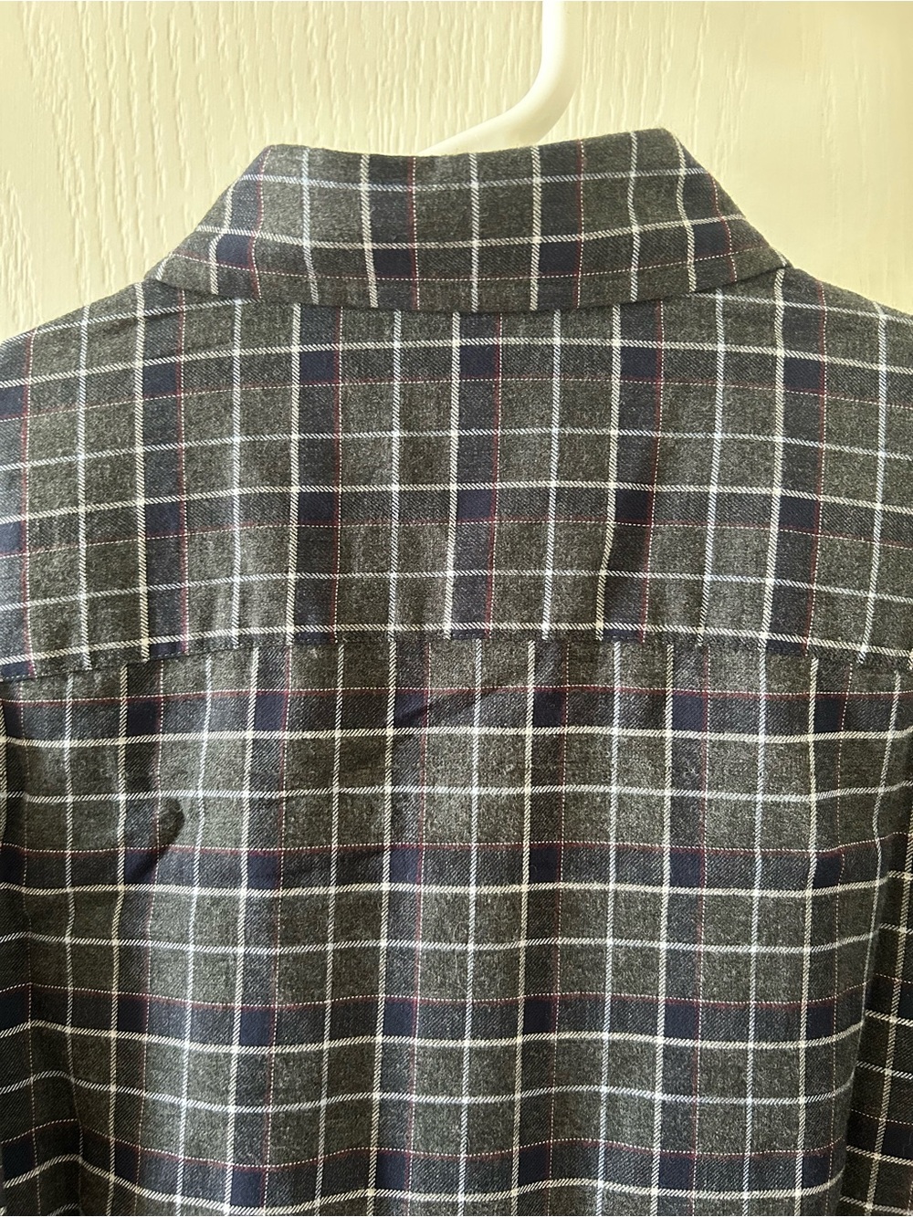 Club Monaco Men's Navy Pink White & Gray Plaid Button-Down Shirt Size Small - Picture 4 of 7